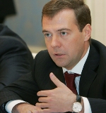 Медведев назвал слишком высокими ставки по кредитам в России