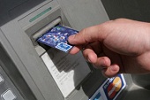 Число банкоматных мошенничеств в России за год выросло в 9 раз