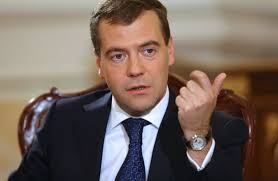 Медведев: ЦБ, отзывая лицензии, приводит банковскую систему к новым реалиям