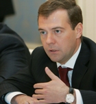 Медведев выступает за создание сильной банковской системы с банками